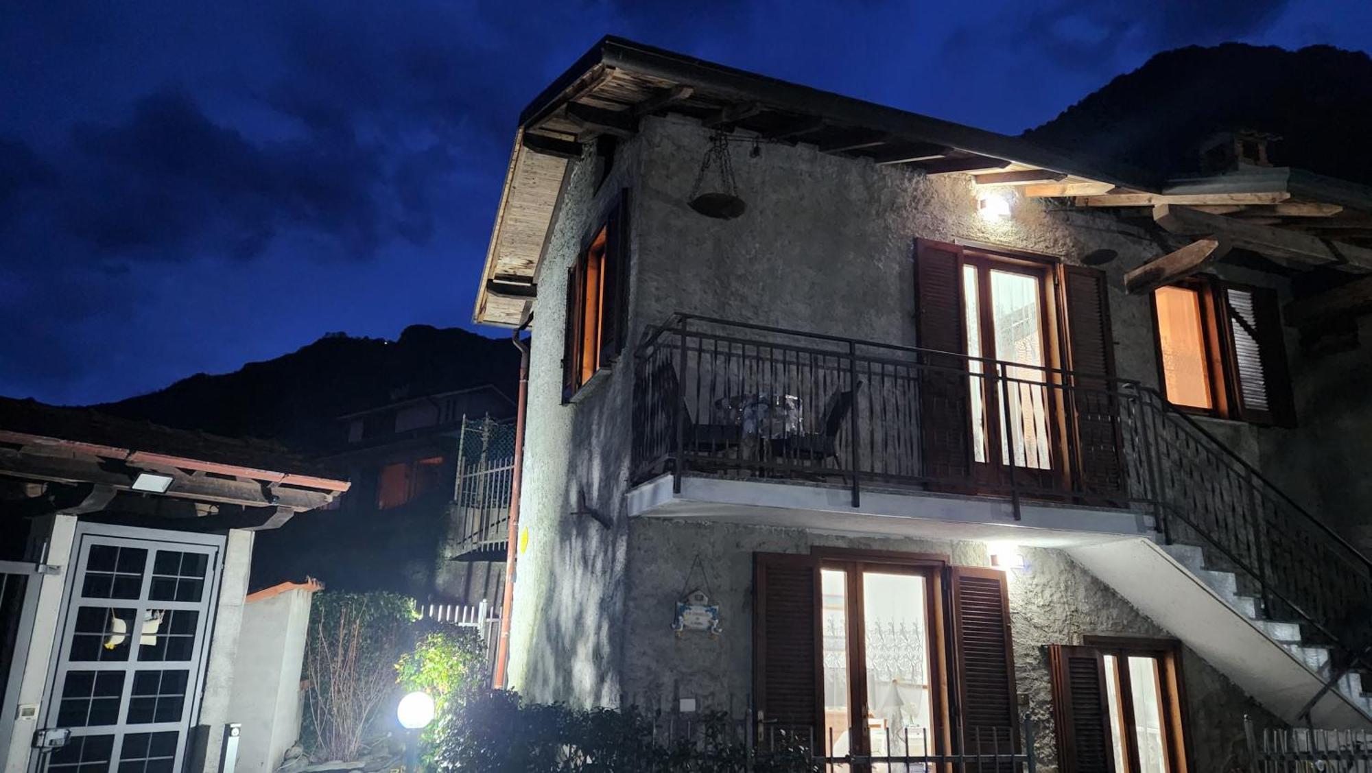 Laura'S Cottage With Lake View, Detached, 5 Kilometers From Varenna Lierna Εξωτερικό φωτογραφία