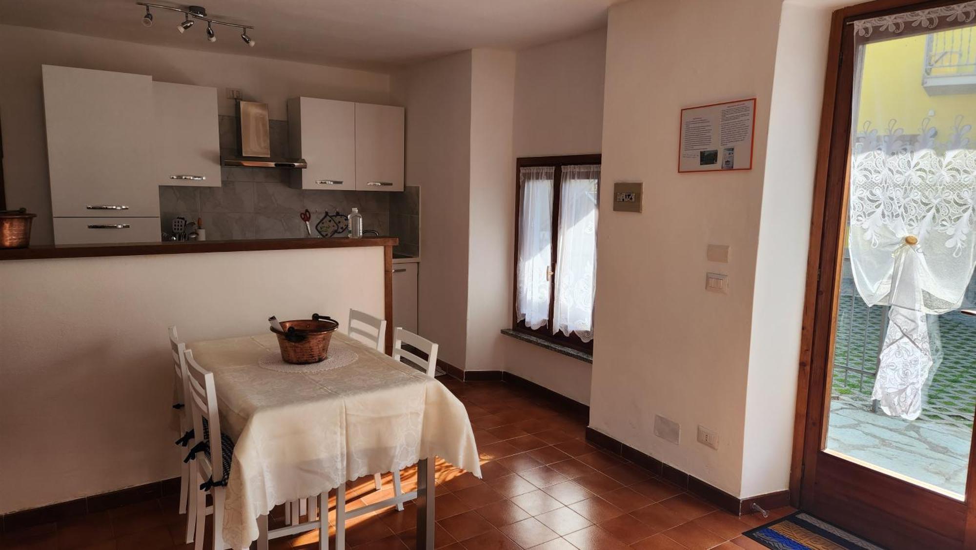 Laura'S Cottage With Lake View, Detached, 5 Kilometers From Varenna Lierna Εξωτερικό φωτογραφία