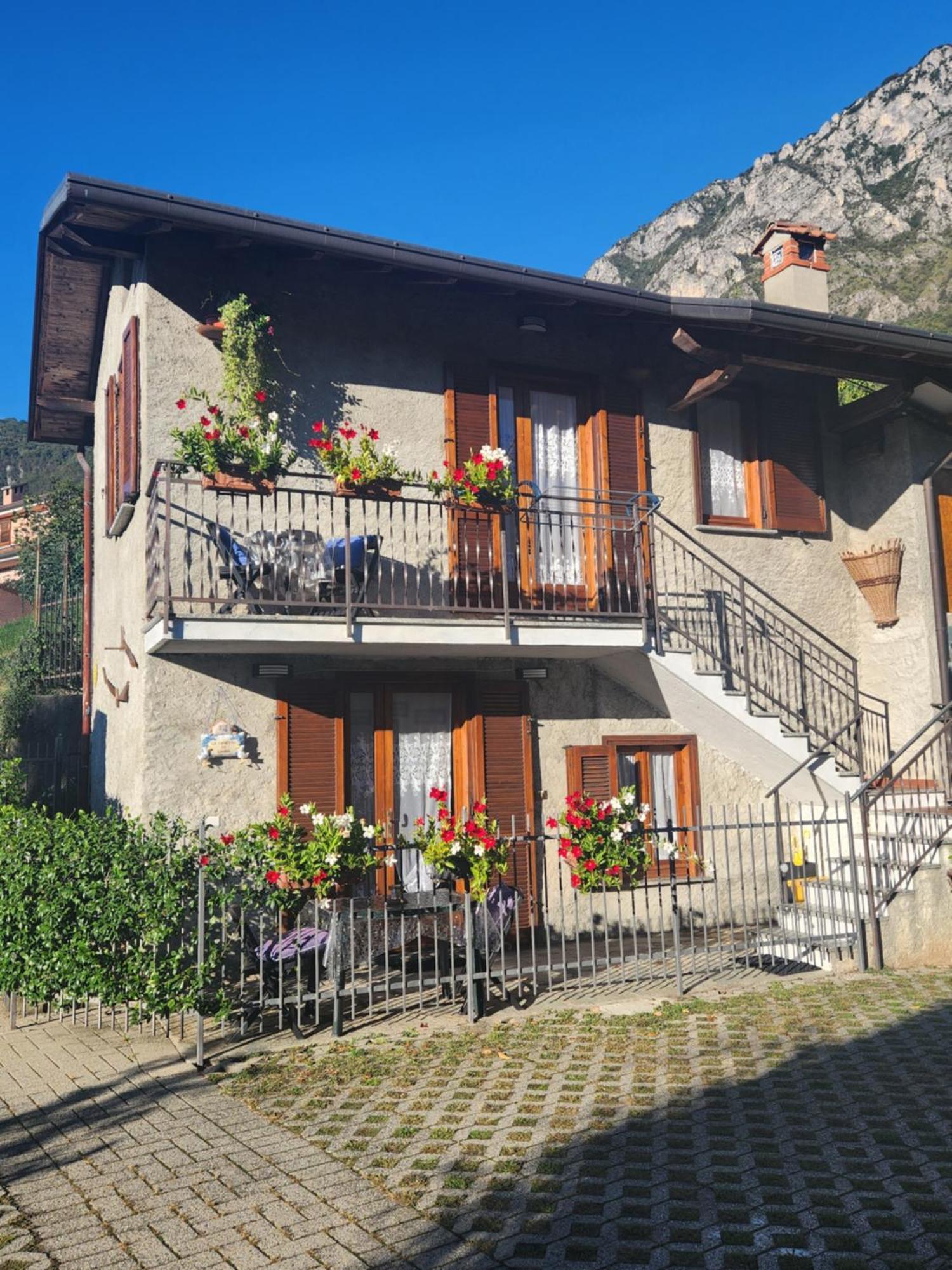 Laura'S Cottage With Lake View, Detached, 5 Kilometers From Varenna Lierna Εξωτερικό φωτογραφία
